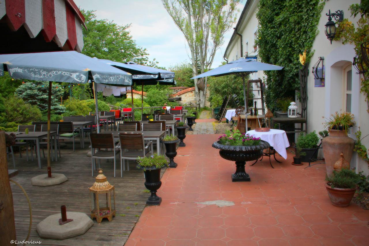 Auberge De Provence Tuchomerice Zewnętrze zdjęcie